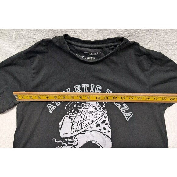 Denim & Flower Ricky Singh Men Small T-Shirt Short-Sleeve Athletic Pizza New - Picture 5 of 7